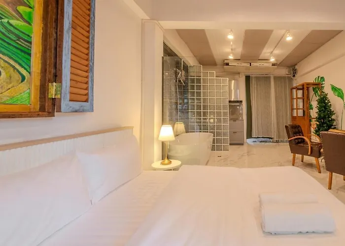 Rooftop At Ladprao The Mall Bangkapi Bts 4br With Lift