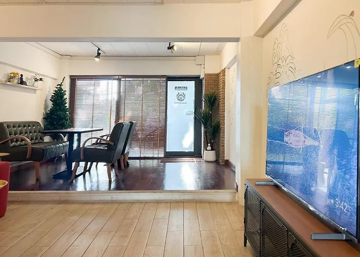 Apartment Rooftop At Ladprao The Mall Bangkapi Bts 4br With Lift Bangkok