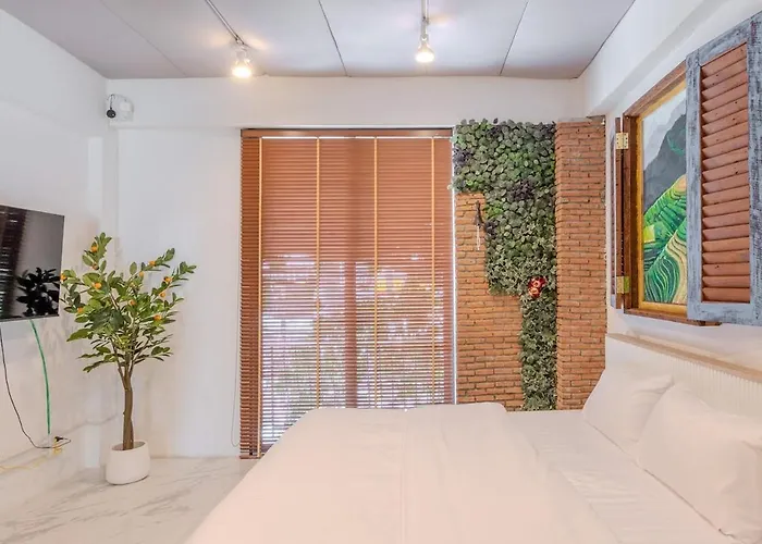 Rooftop At Ladprao The Mall Bangkapi Bts 4br With Lift Bangkok