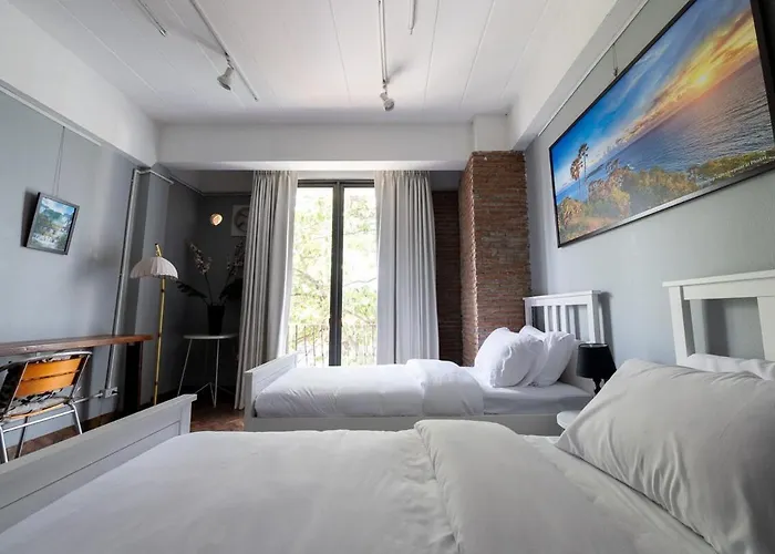 Rooftop At Ladprao The Mall Bangkapi Bts 4br With Lift Apartment *